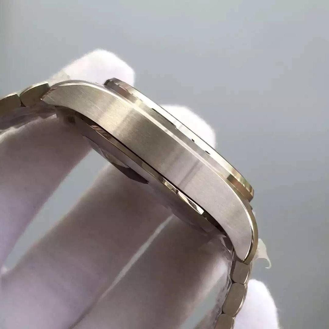 【V6 Factory  top 1:1超A高精仿手表】 IWC 飞行员系列 IW377704 自动机械男士手表 / WG077