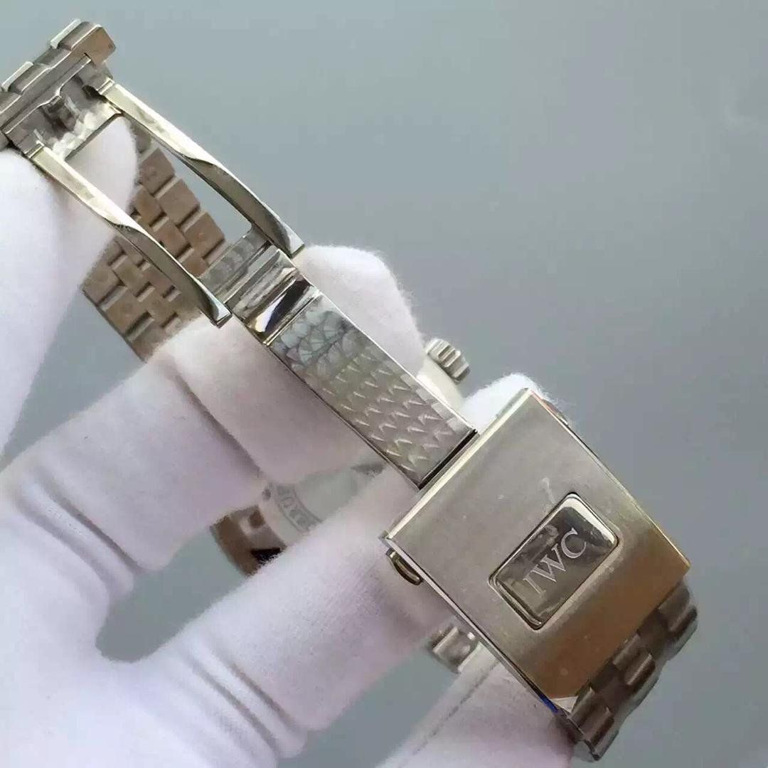 【V6 Factory  top 1:1超A高精仿手表】 IWC 飞行员系列 IW377704 自动机械男士手表 / WG077