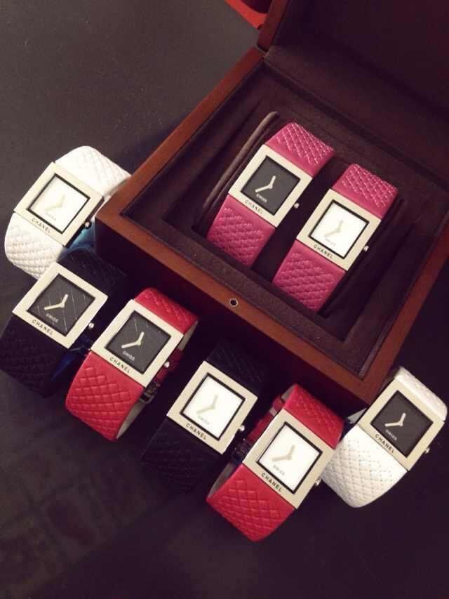 Chanel  PREMIERE系列 最新款  watchcase 镶钻 瑞士石英 女士手表 / XNR013 