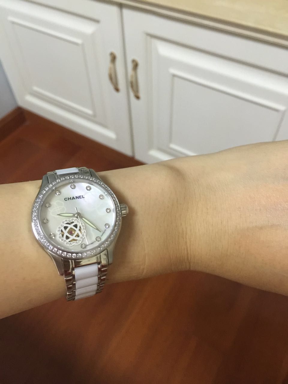  Chanel  J12系列  镶钻精钢表盘  日本进口全自动机械 Movement  高端女士 wrist watch  白色款 / XNR014B 