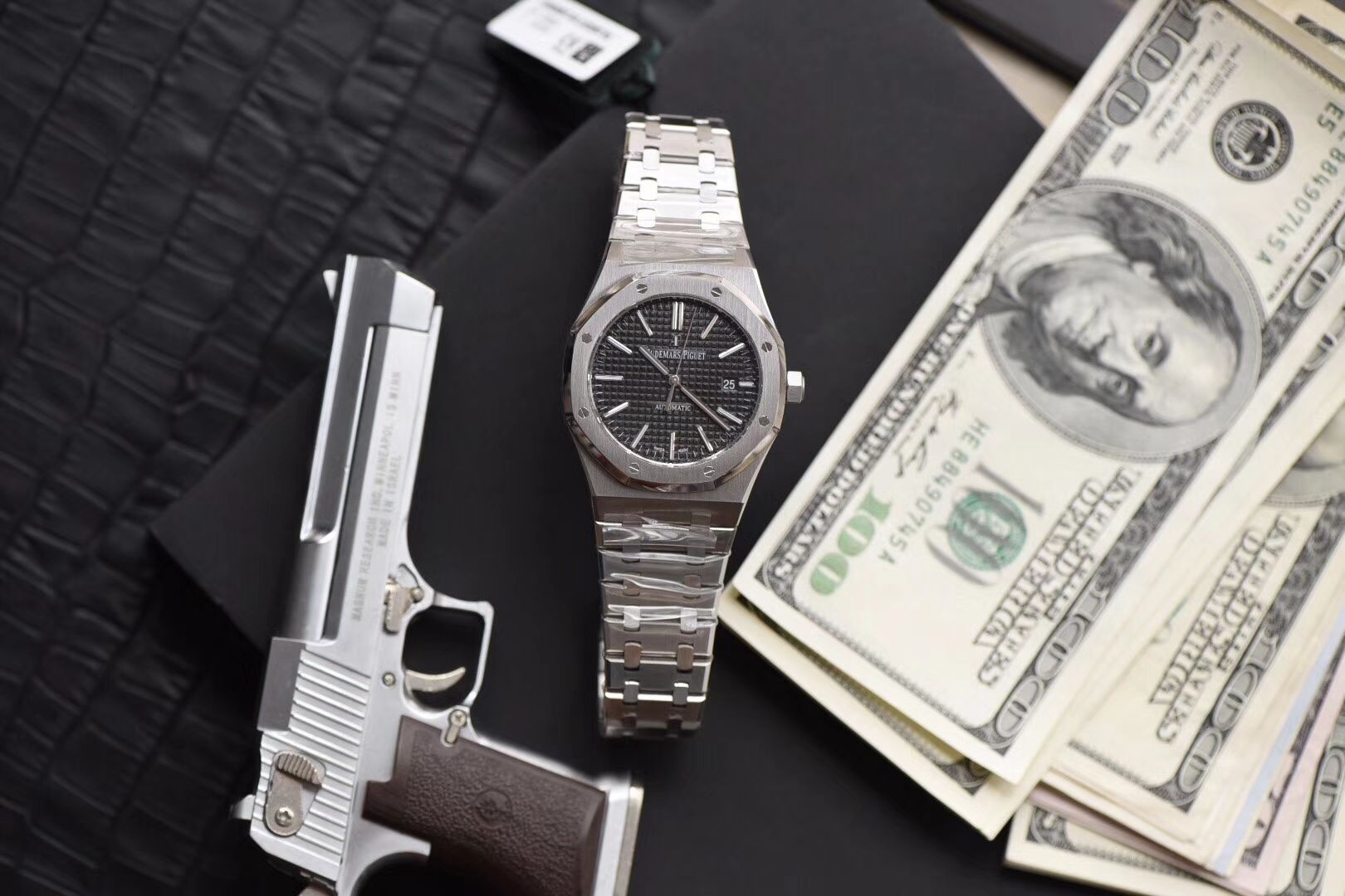 【视频测评JF Factory 1:1高仿手表】Audemars Piguet 皇家橡树系列15400ST.OO.1220ST.03《黑盘》 wrist watch   / AP023