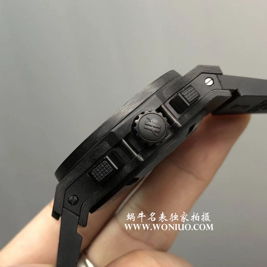 【V6 Factory  超A复刻高仿手表】  Hublot   big bang 44MM系列301.QX.1724.RX wrist watch  / YBBH021