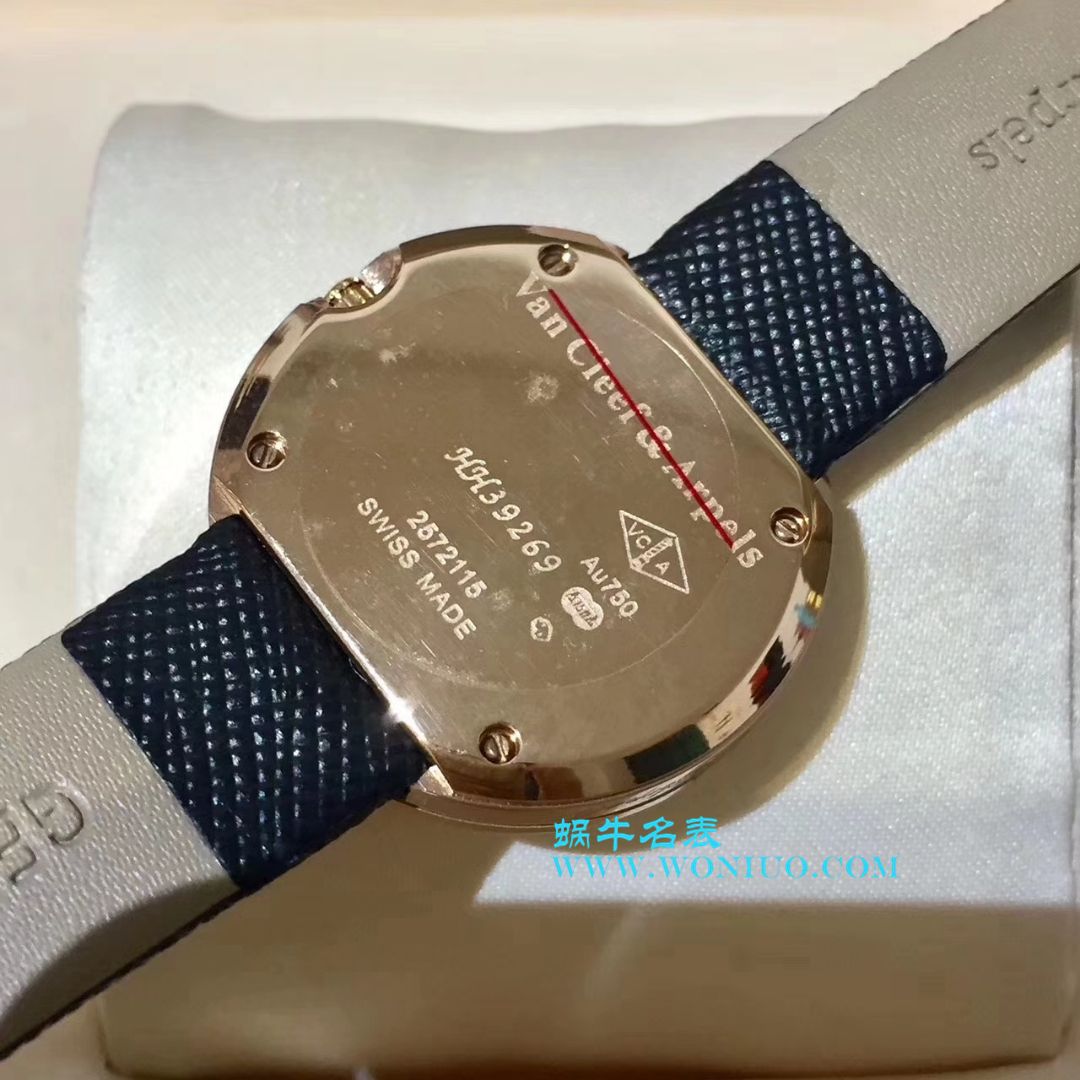独家实拍 梵克雅宝 喜鹊女士 wrist watch 俏皮可爱 寓意深厚 吊坠可以自由转动 / 梵克雅宝VCA04