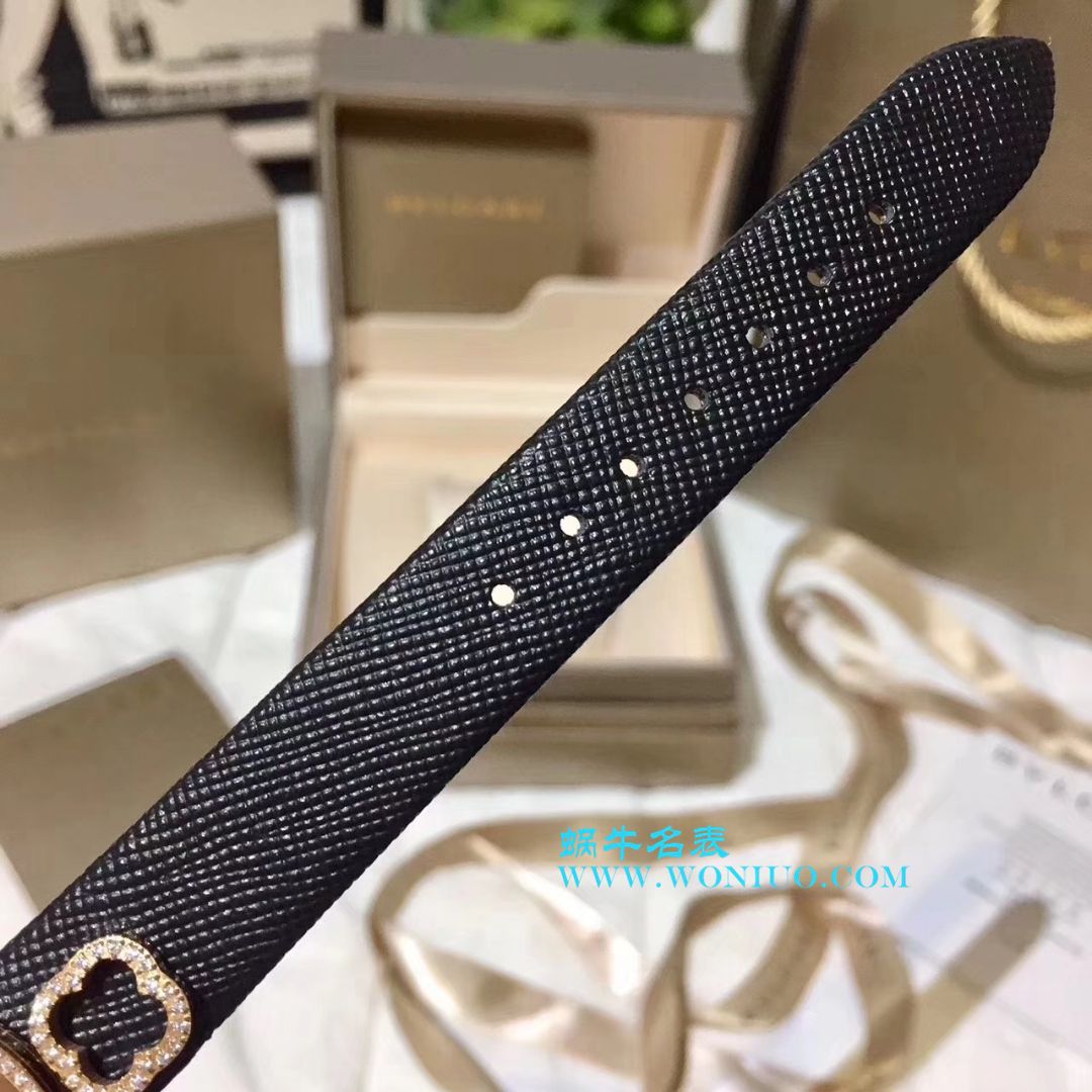 独家实拍 梵克雅宝 喜鹊女士 wrist watch 俏皮可爱 寓意深厚 吊坠可以自由转动 / 梵克雅宝VCA04