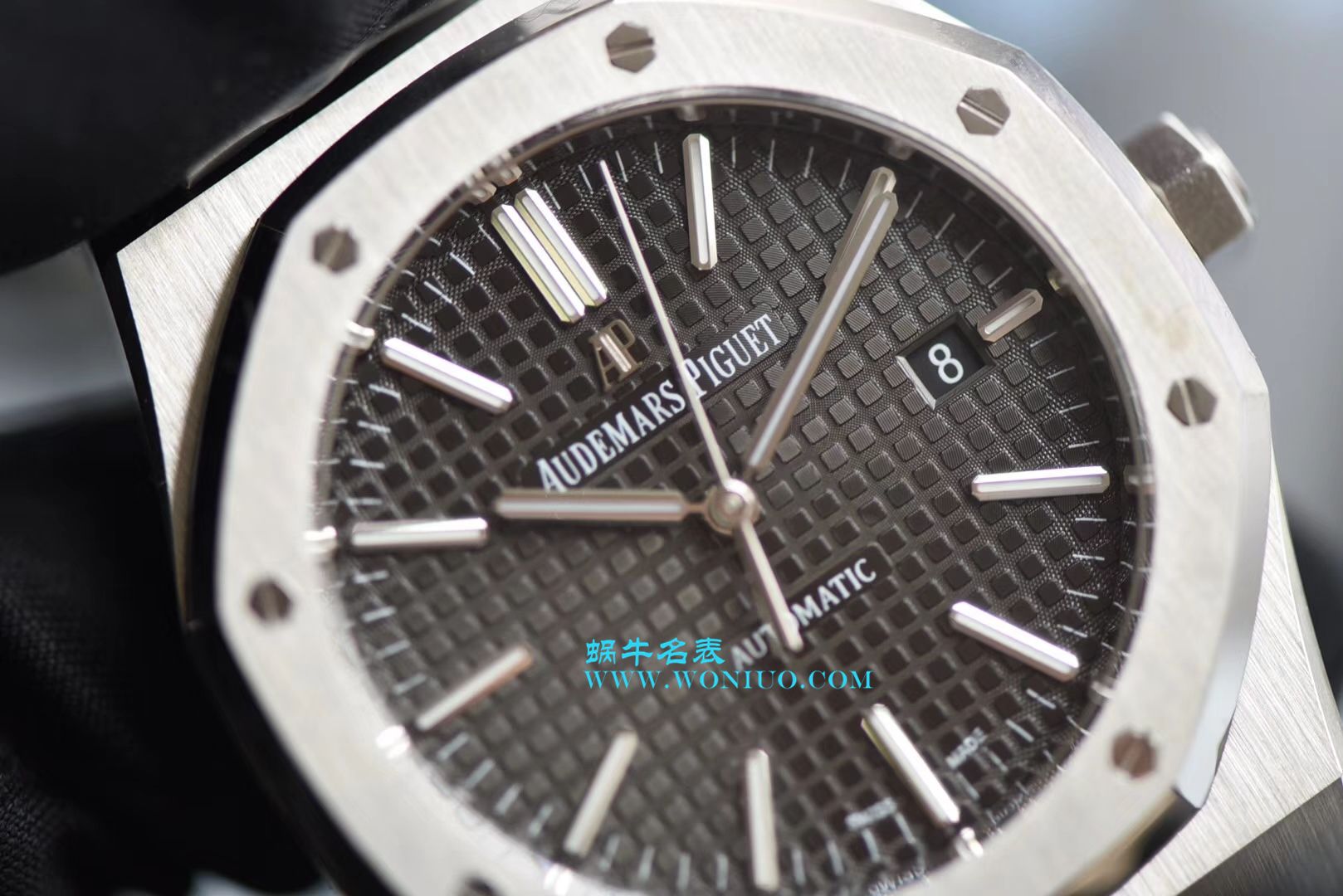 【视频测评JF Factory 1:1高仿手表】Audemars Piguet 皇家橡树系列15400ST.OO.1220ST.03《黑盘》 wrist watch   / AP023