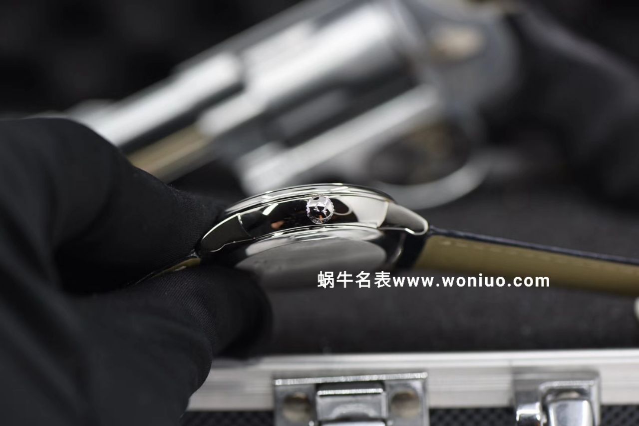 TWOMEGA碟飞一比一高仿复刻手表424.53.40.21.04.001 wrist watch  / M321