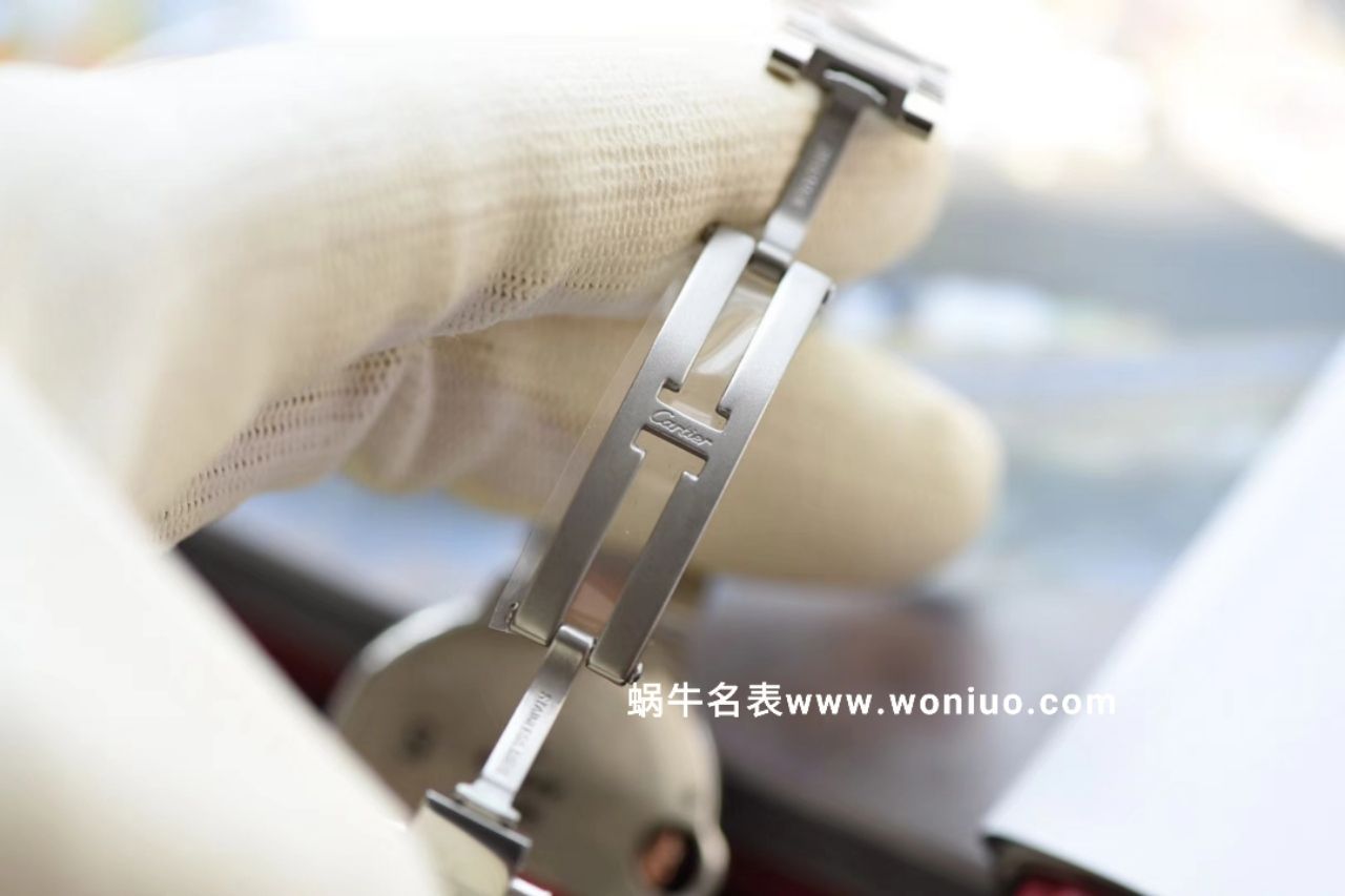 V6 Factory 神器蓝气球石英间枚款 市面最高版本 33mm 女装 wrist watch  / K154