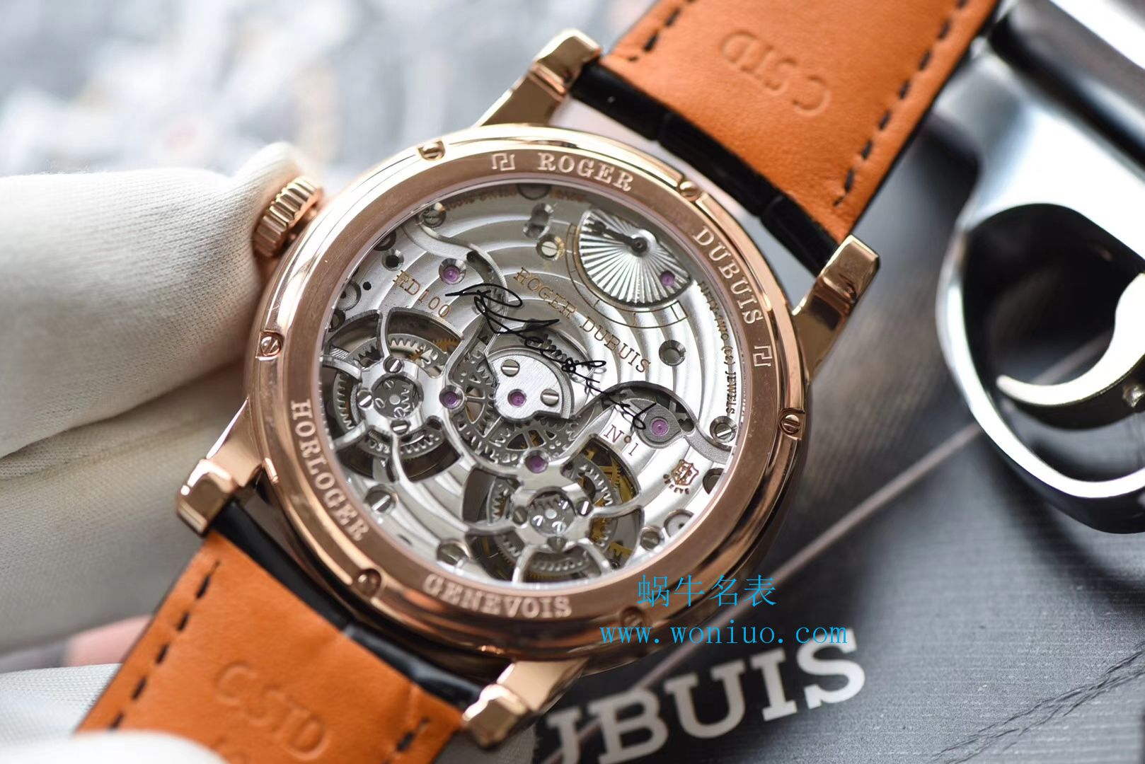 Roger Dubuis致敬系列真双 Tourbillon  行业唯一一款搭载双飞轮的 top 复刻高仿 wrist watch  / LJ022