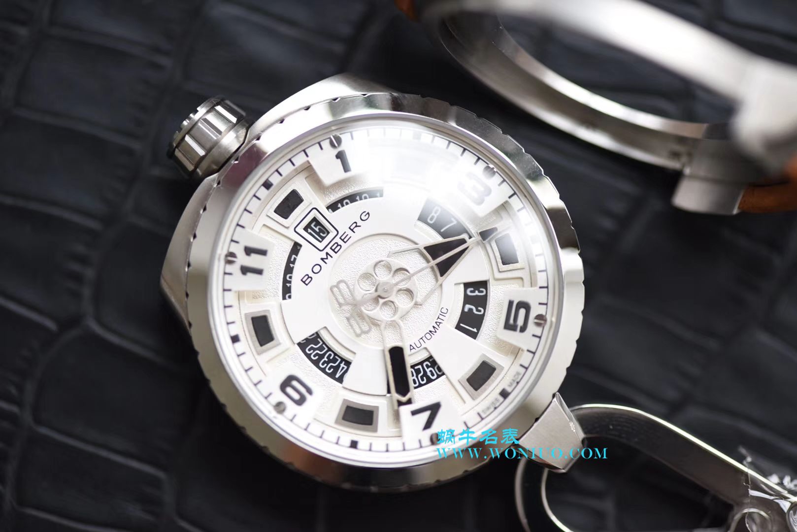 BB FACTORY 巧思之作【一表两用 奇思妙构】BBF出品BOMBERG BOLD系列 wrist watch 劲酷登场， / BB002