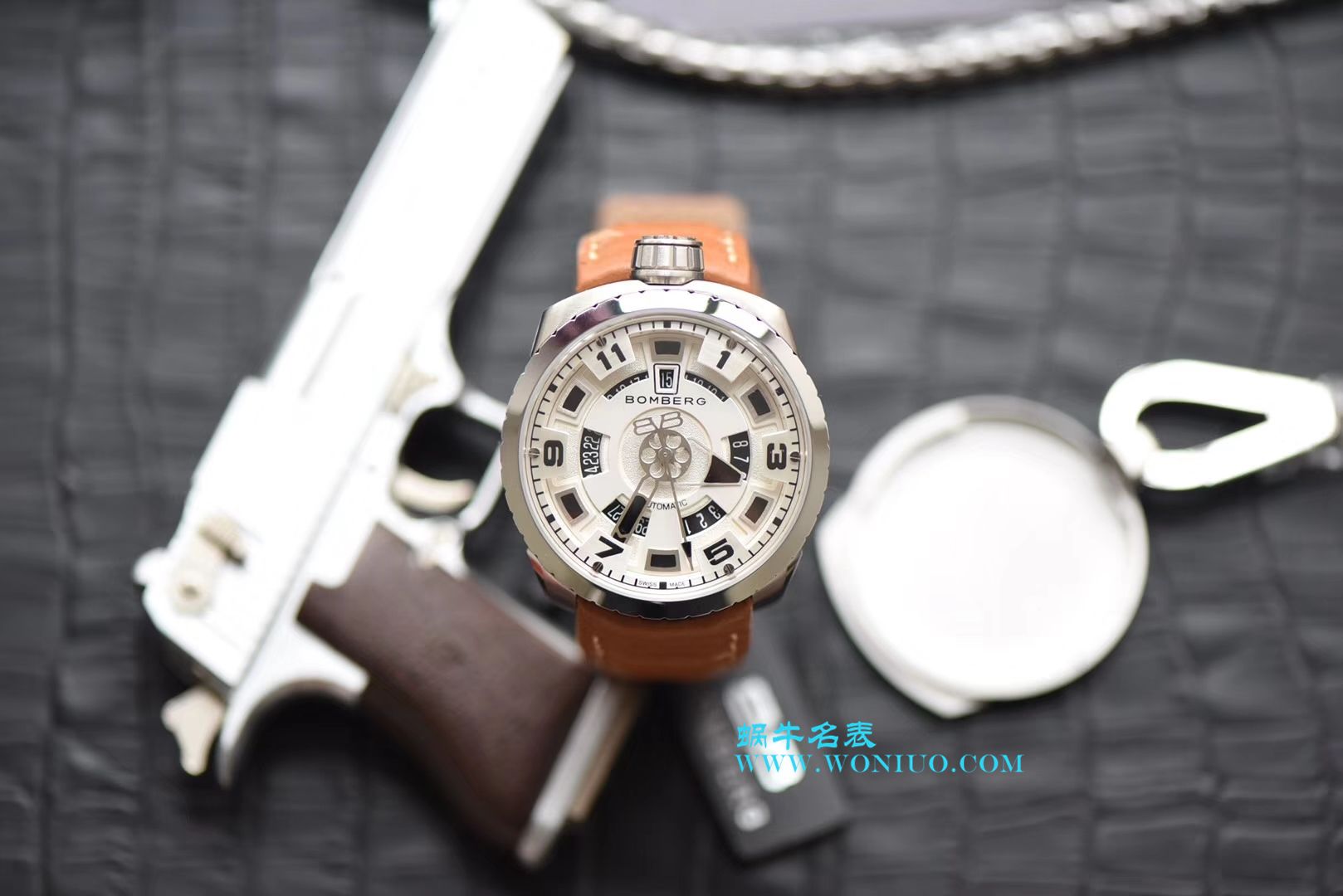 BB FACTORY 巧思之作【一表两用 奇思妙构】BBF出品BOMBERG BOLD系列 wrist watch 劲酷登场， / BB002