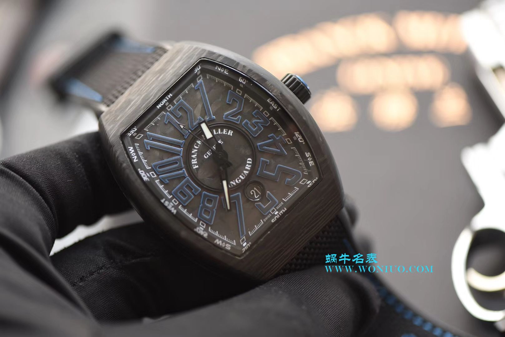 Franck MullerFRANCK MULLER复刻高仿再创新作V45在夜幕低垂之时，Vanguard Carbon  fibre 展现充满未来感的外型，令人耳目一新 / FL026