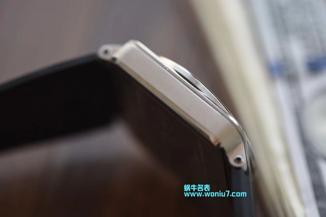 【BR一比一精高仿手表】 Bell & Ross 经典BR03-94 wrist watch  BR03-94 / BR03-94