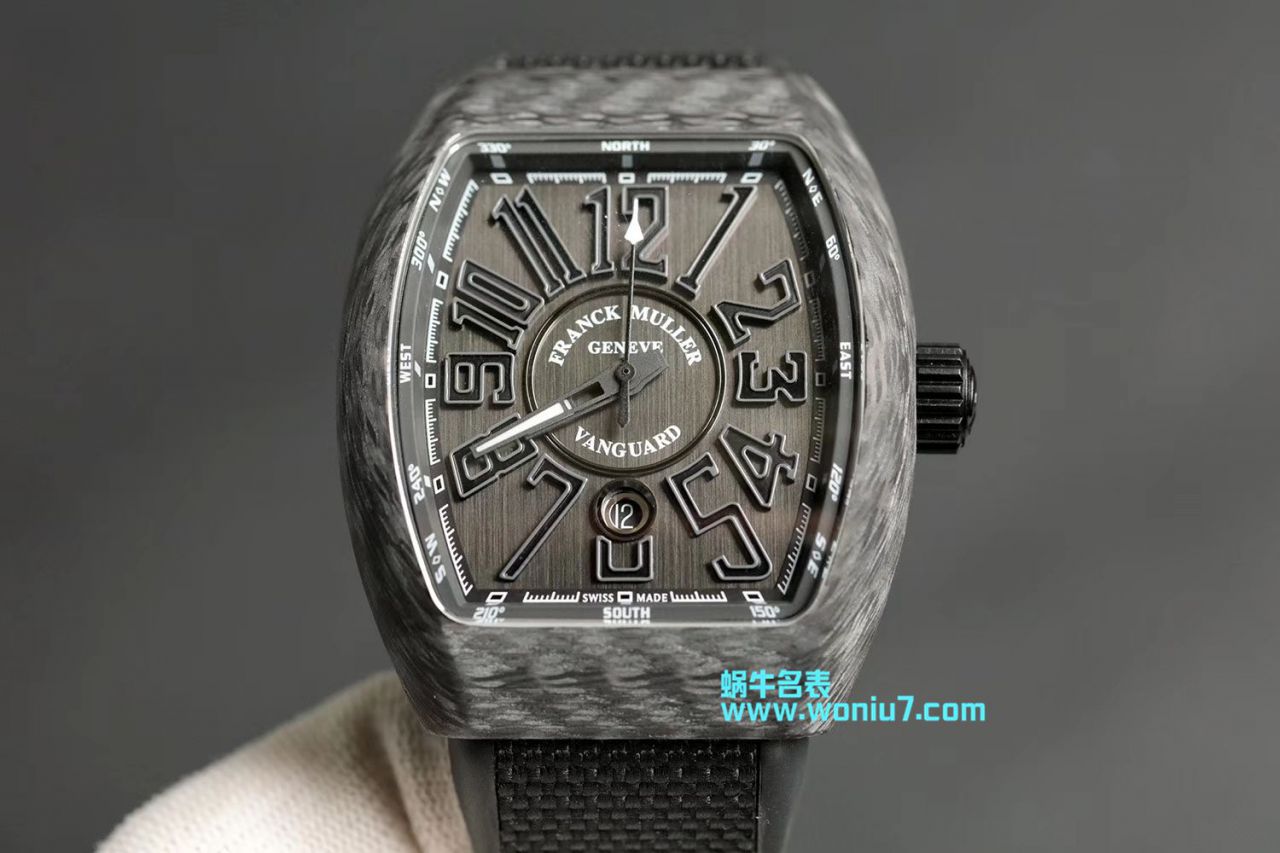 Franck MullerFRANCK MULLER复刻高仿再创新作V45在夜幕低垂之时，Vanguard Carbon  fibre 展现充满未来感的外型，令人耳目一新 / FL026