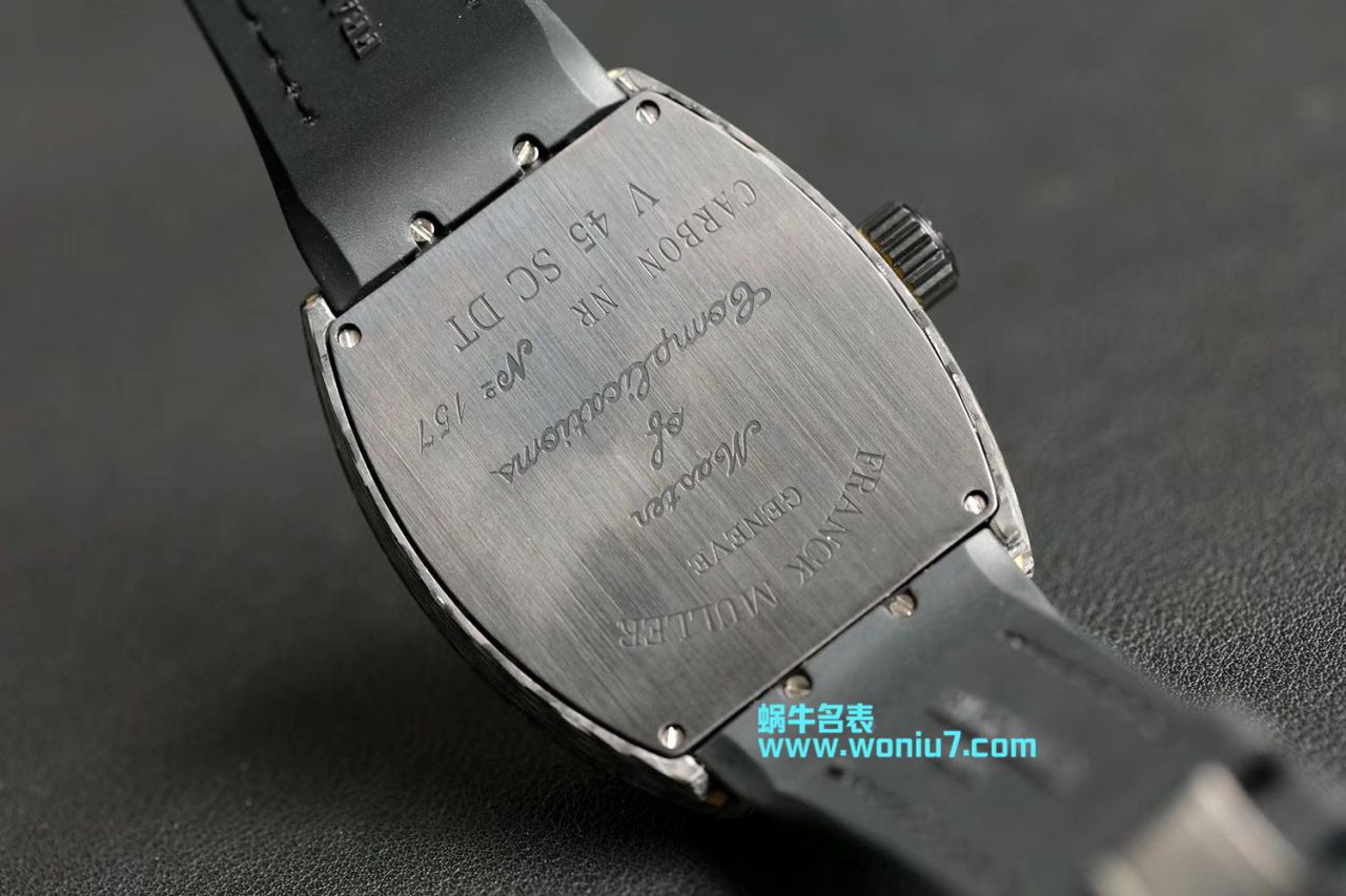 Franck MullerFRANCK MULLER复刻高仿再创新作V45在夜幕低垂之时，Vanguard Carbon  fibre 展现充满未来感的外型，令人耳目一新 / FL026