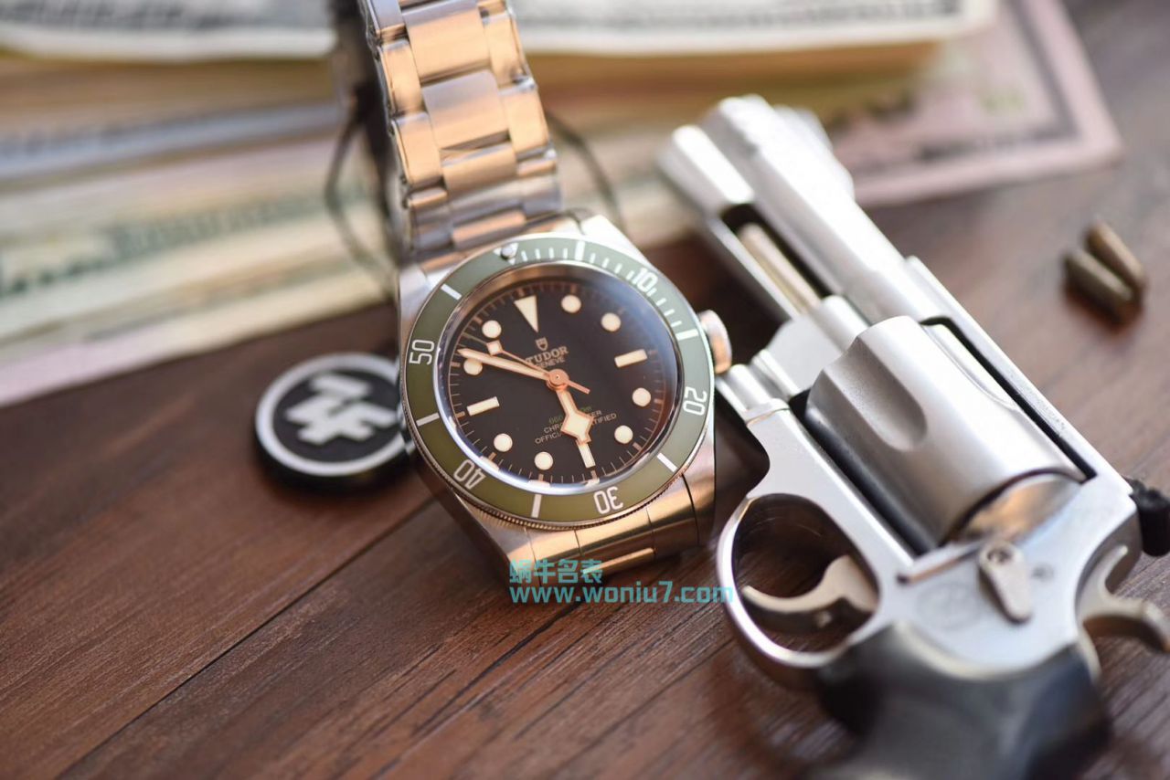 【ZF小绿花特别版】 Tudor 启承系列复刻高仿Black Bay潜水表 wrist watch  / DT032