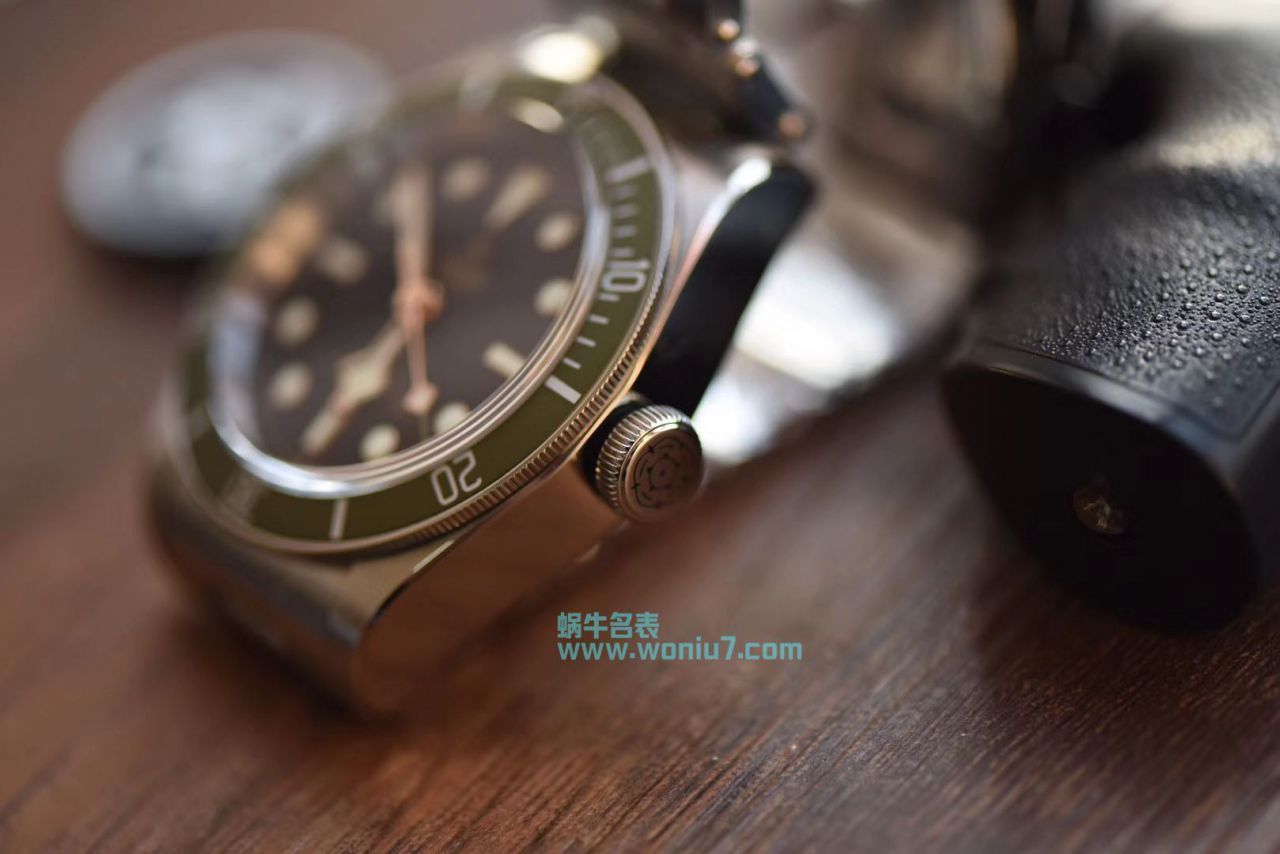 【ZF小绿花特别版】 Tudor 启承系列复刻高仿Black Bay潜水表 wrist watch  / DT032
