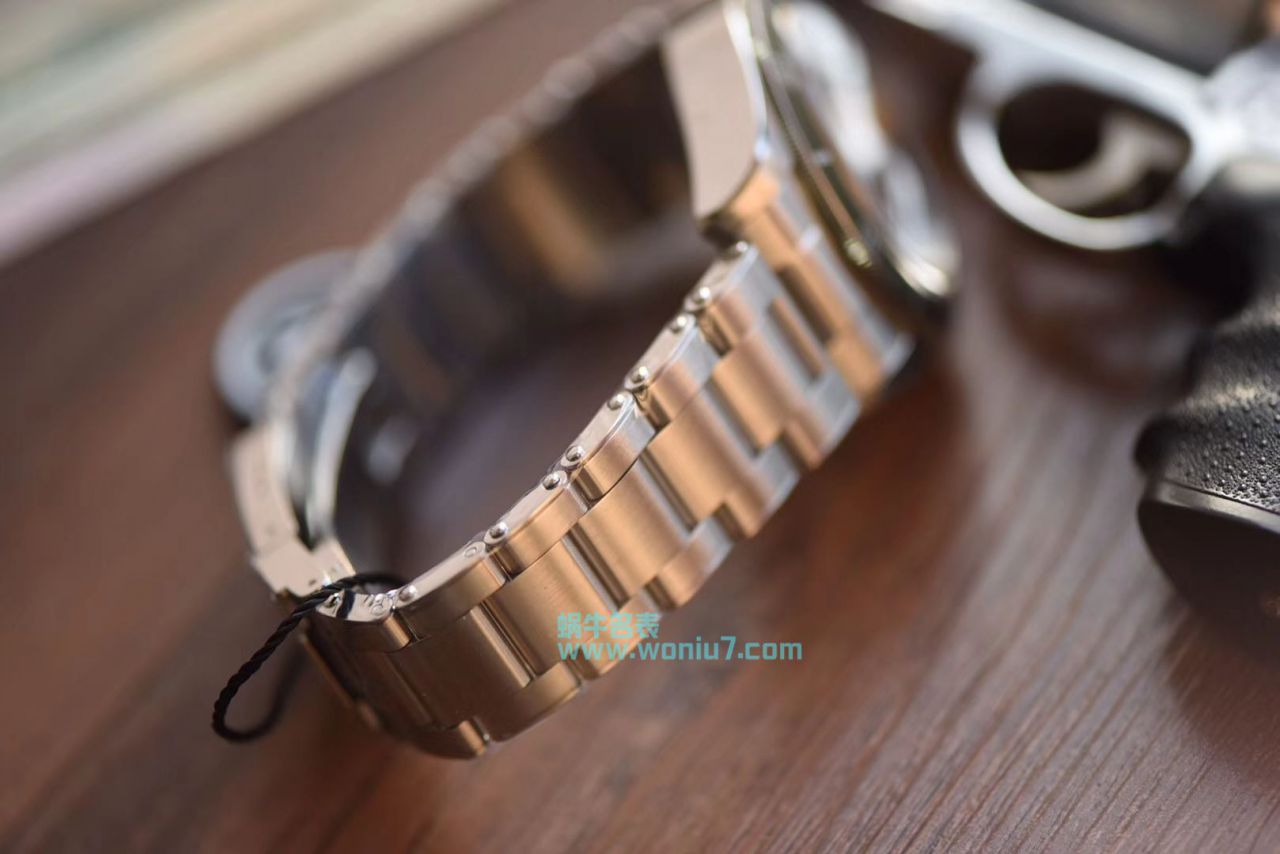【ZF小绿花特别版】 Tudor 启承系列复刻高仿Black Bay潜水表 wrist watch  / DT032