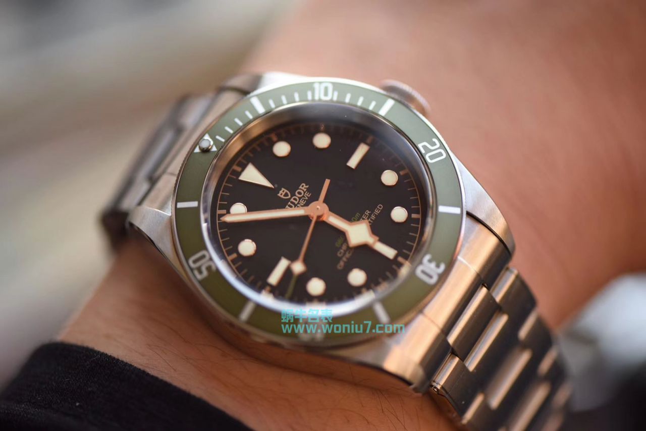 【ZF小绿花特别版】 Tudor 启承系列复刻高仿Black Bay潜水表 wrist watch  / DT032