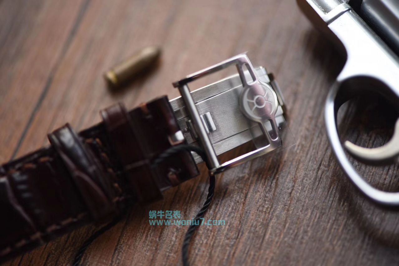 MB&F wrist watch 新玩具 独立制表人作品 / MB&F01