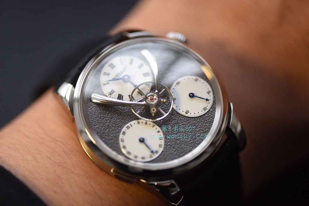 MB&F wrist watch 新玩具 独立制表人作品 / MB&F01