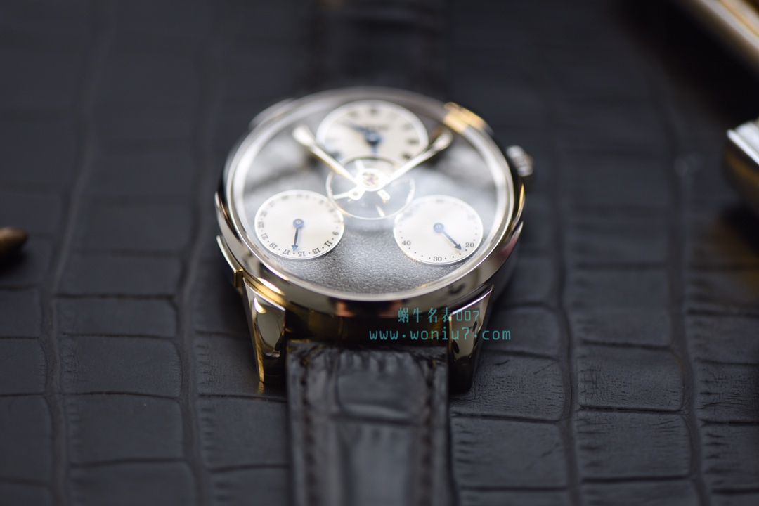 MB&F wrist watch 新玩具 独立制表人作品 / MB&F01