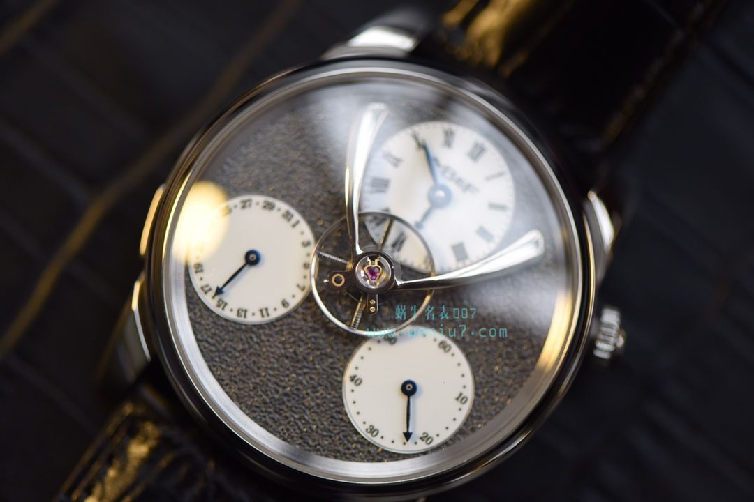 MB&F wrist watch 新玩具 独立制表人作品 / MB&F01