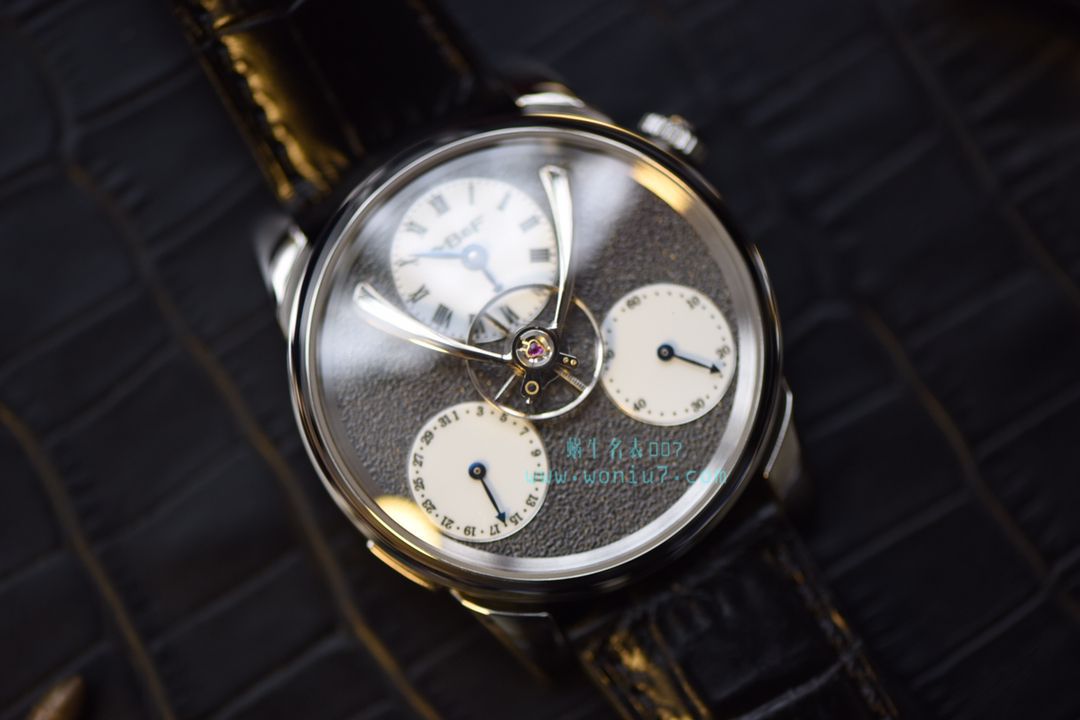 MB&F wrist watch 新玩具 独立制表人作品 / MB&F01