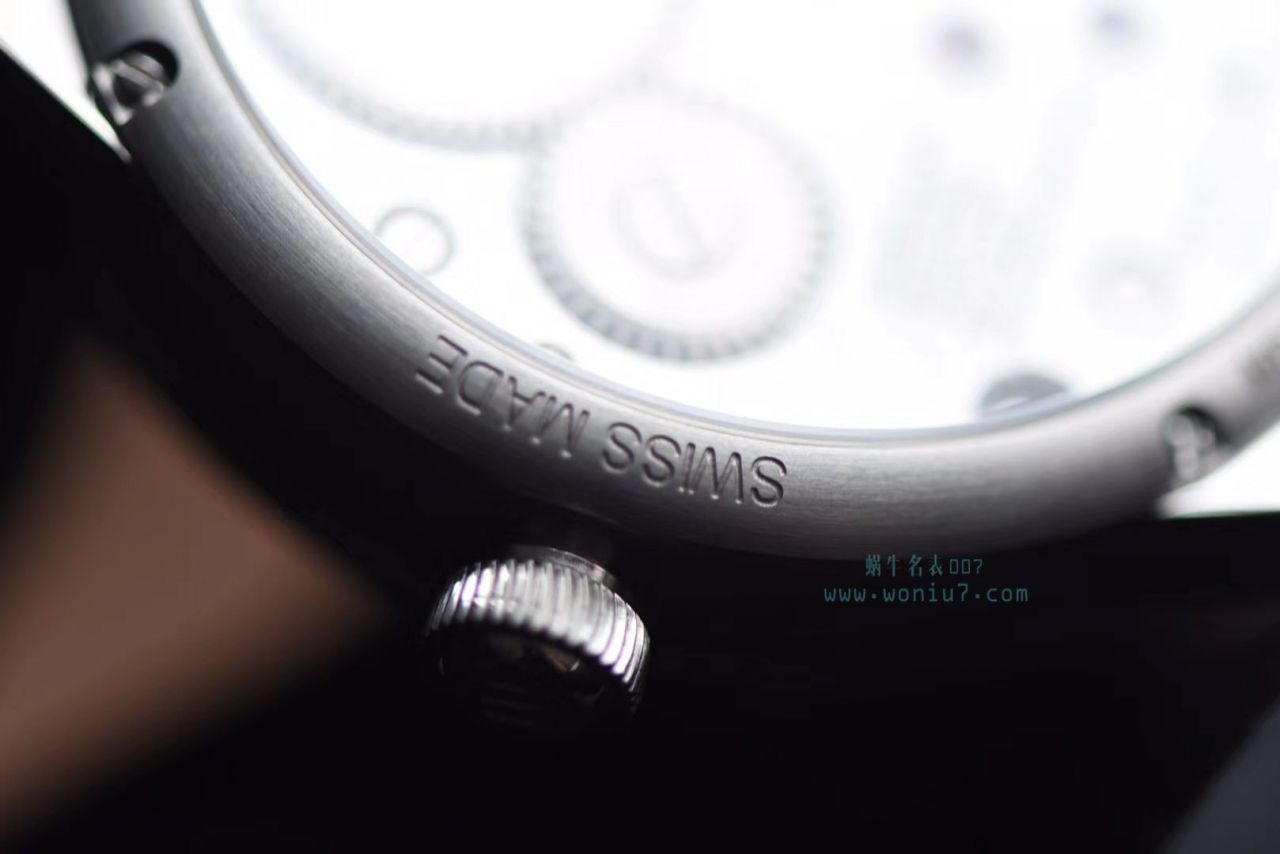 AM新品、最新艾美 方轮经典 wrist watch  MP7158-SS001-301-1黑面、MP7158-SS001-101-1白面 / AIMEI001