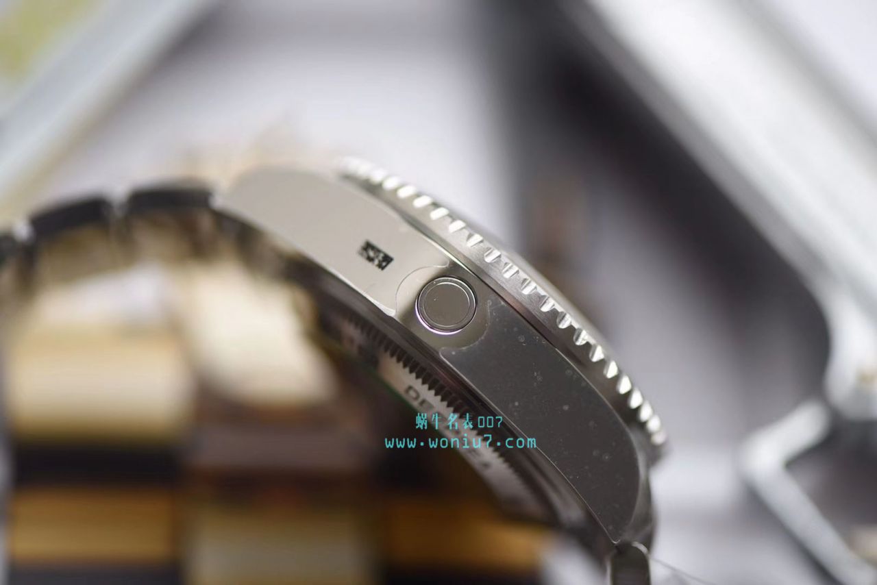 【AR一比一超A高仿手表】 Rolex 海使型系列116660-98210 蓝盘 wrist watch (904钢渐变蓝鬼王) / R208