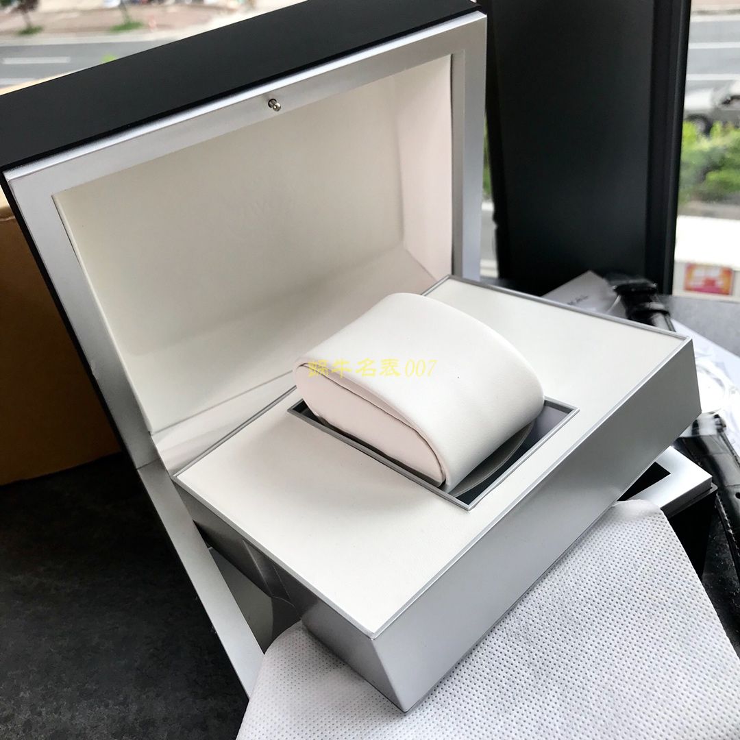 渠道出口订单！原封！缺个经销商印章就是正品！大名鼎鼎的IWC IWC 表柏涛菲诺系列IW356517 wrist watch  / WG193