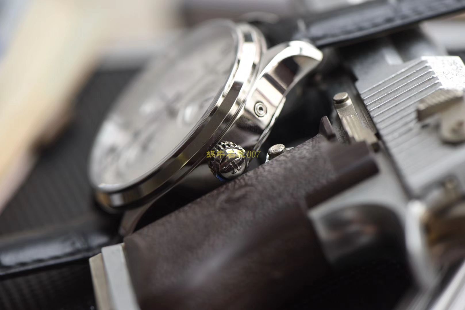 TWA 一比一高仿手表 V2版本 Jaeger-LeCoultre 地理学家大师系列 Q1428421，Q1422421全新升级 多功能 wrist watch   / JJ129