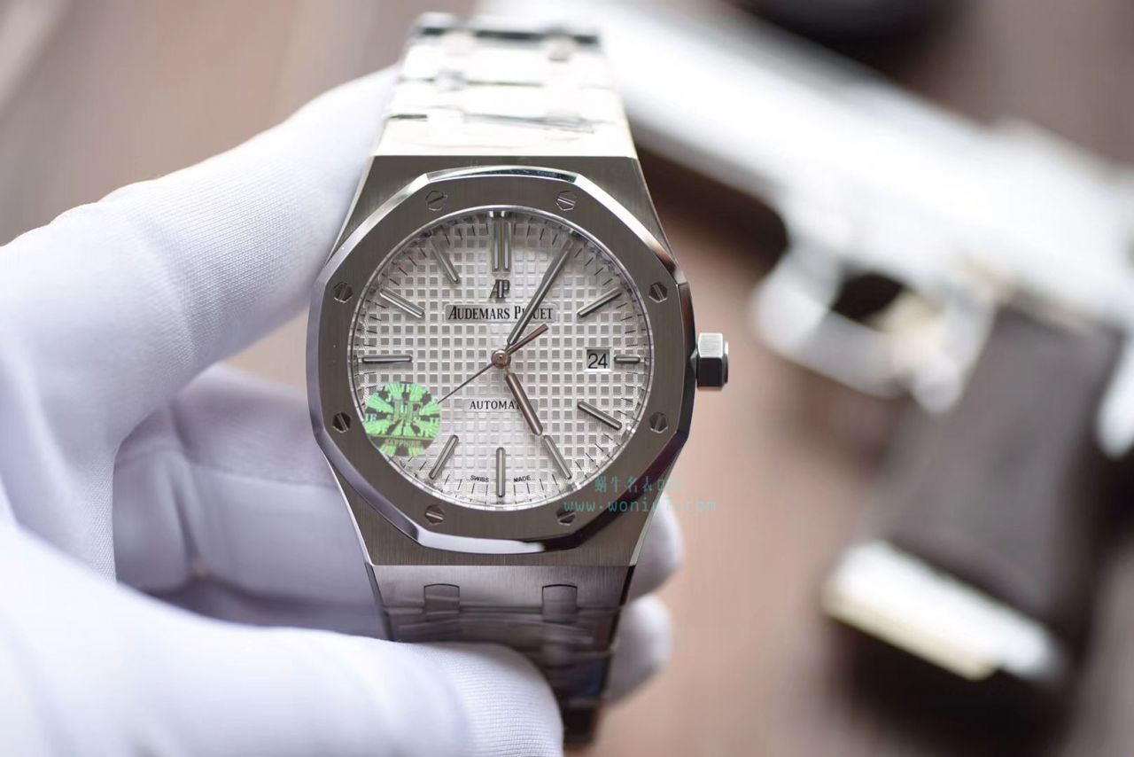  Video analysis Audemars Piguet 皇家橡树系列15400ST.OO.1220ST.02 wrist watch  top 高仿手表【JF标杆神器 15400超强＂V5＂升级版强势出击】 / AP022MM