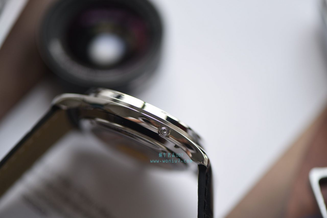  Video analysis  Jaeger-LeCoultre 大师系列1368420 wrist watch 一比一高仿手表【ZF新品， Jaeger-LeCoultre 月相大师系列】 / JJ123MM