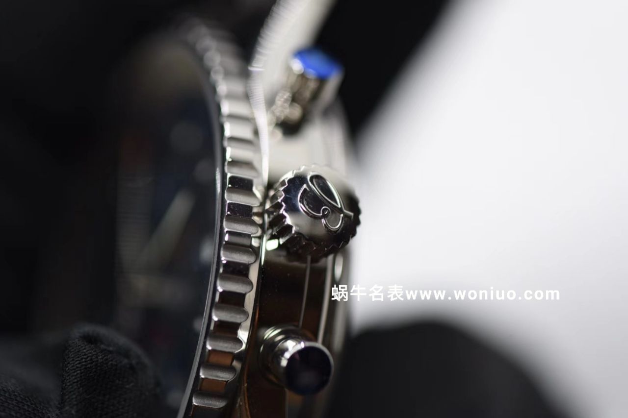  Video analysis 渠道原单货Breitling Breitling 航空计时1系列A1332412|C942|451A wrist watch 【 Breitling 航空计时，老毒物】 / BL083AMM