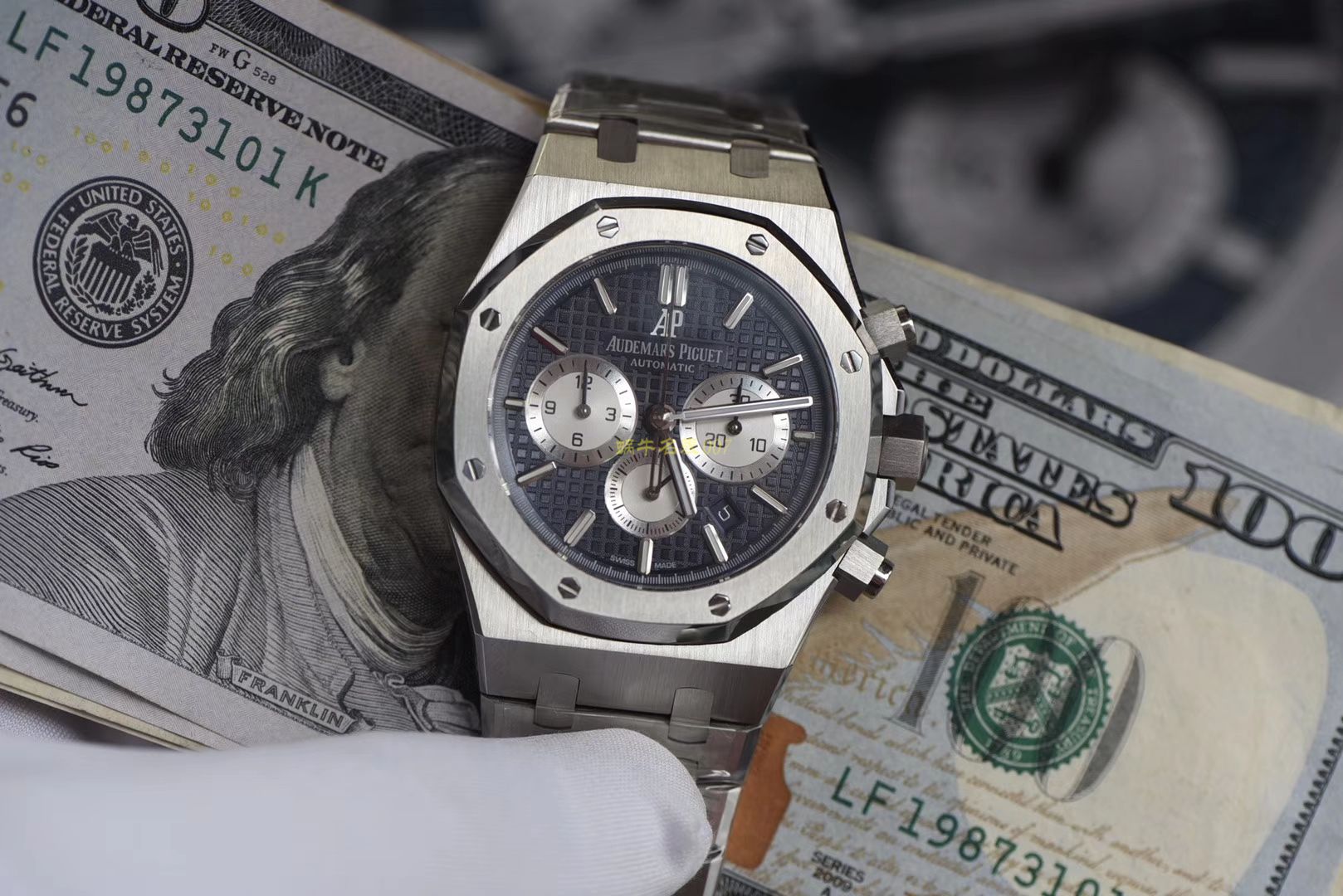  Video analysis Audemars Piguet 皇家橡树系列26331ST.OO.1220ST.01 wrist watch 一比一高仿手表【OM Factory 皇家橡树计时】 / AP158