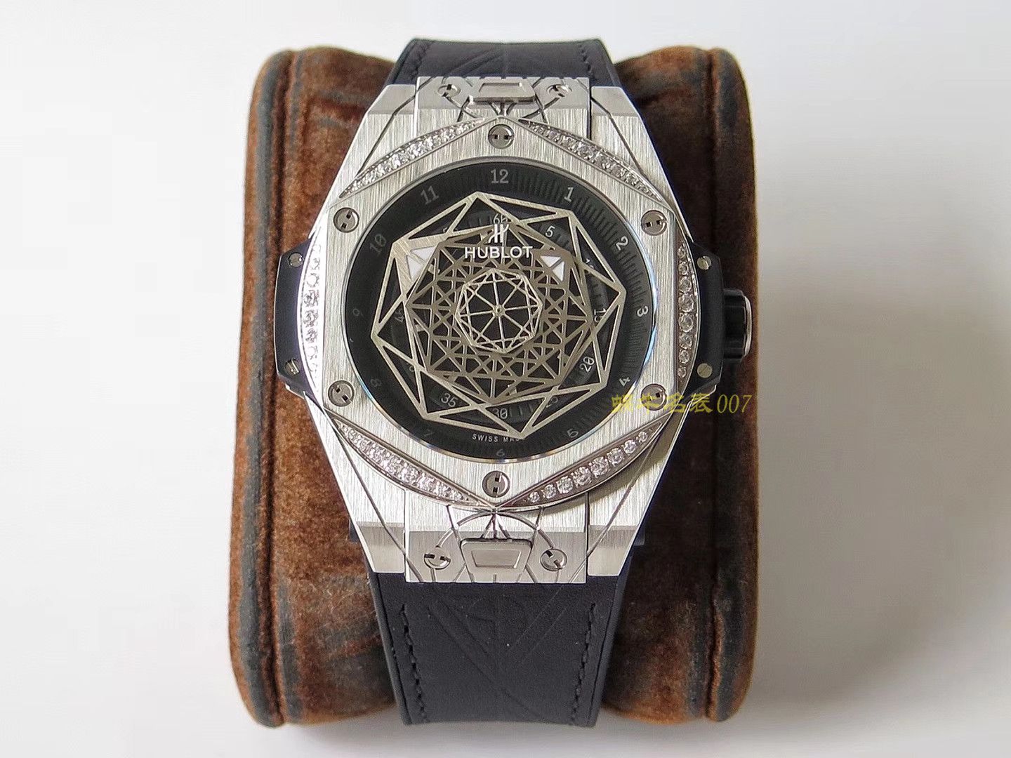  hublot BIG BANG系列415.CX.1112.VR.MXM18 wrist watch 多色可选【TMF一比一超A高仿手表】 / YB067