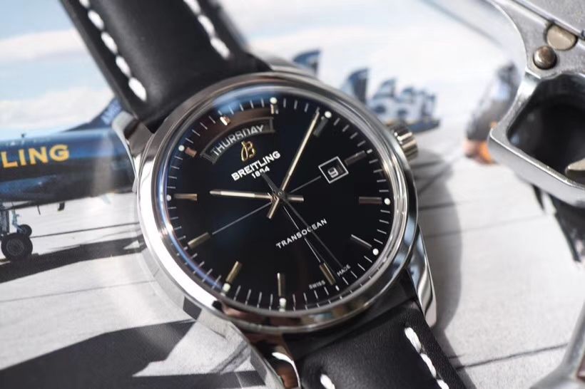 【 Video analysis 复刻表和正品表的区别】V7出品 Breitling 越洋系列 Day-Date 款超级副本 / BL100