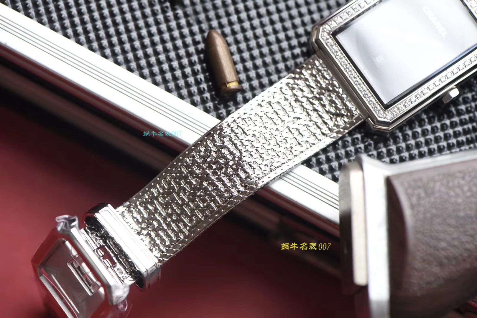 【复刻手表哪家好】香奈儿BOY · FRIEND系列BOY∙FRIEND TWEED女士 wrist watch TWEED斜纹软呢钢带多色可选 / X51