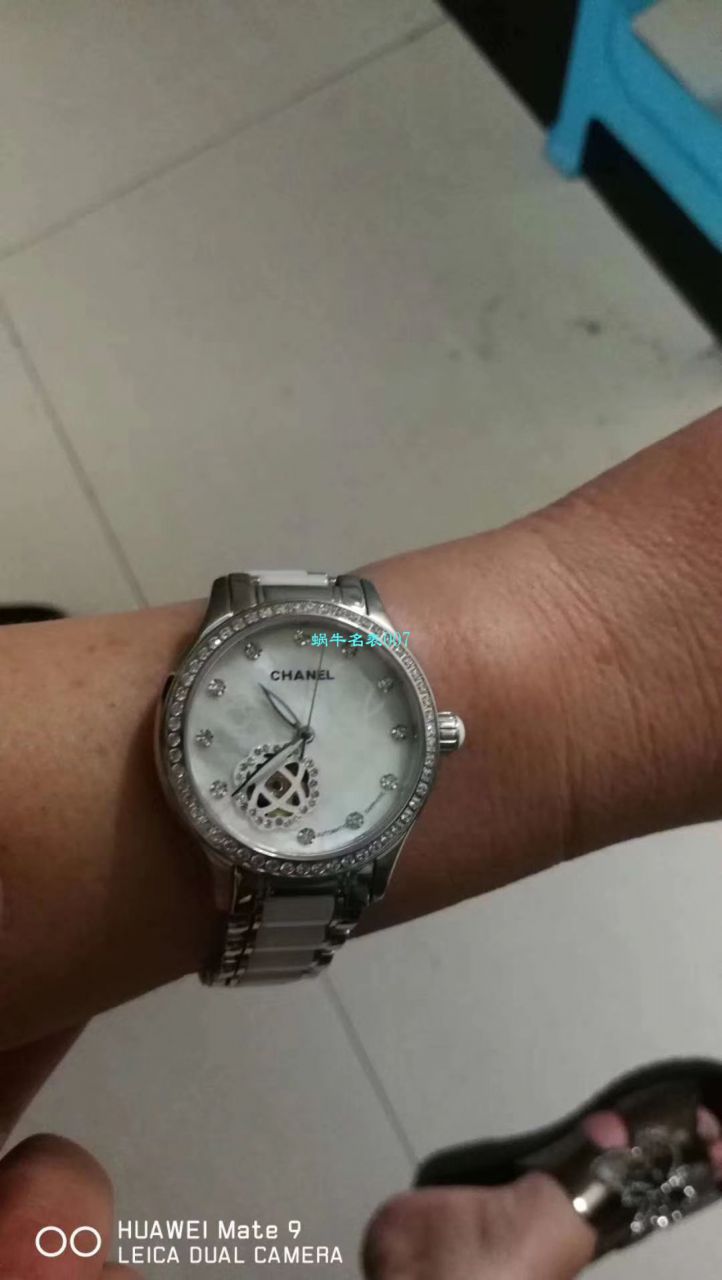  Chanel  J12系列  镶钻精钢表盘  日本进口全自动机械 Movement  高端女士 wrist watch  白色款 / XNR014B 