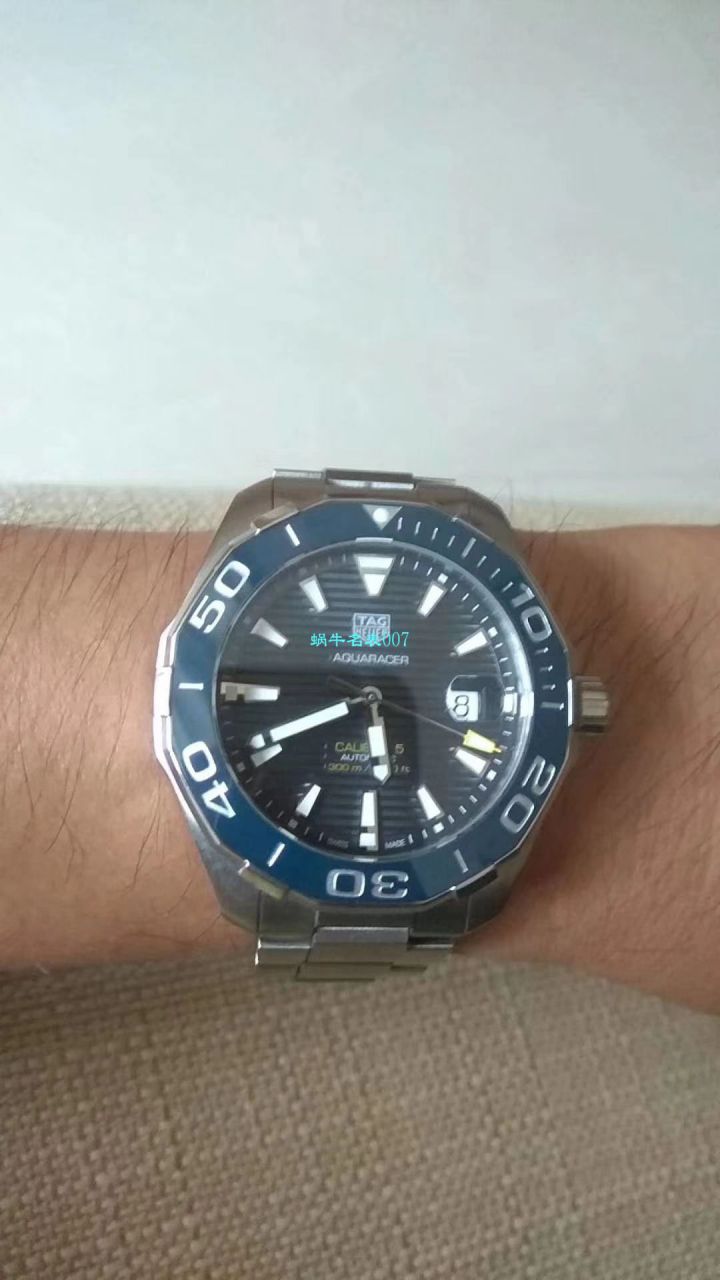 【原单正品、专柜验货】李易峰同款 TAG Heuer 竞潜300M wrist watch 系列系列WAY201A.FT6069 wrist watch  / TG057