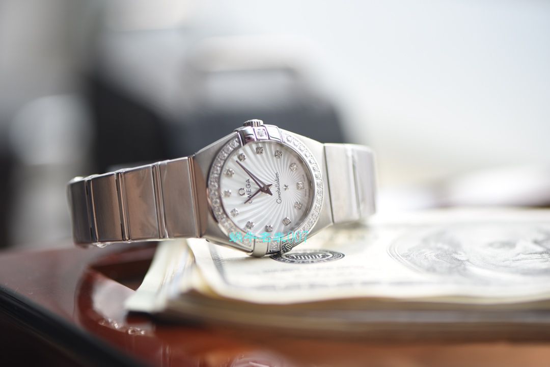 【 Video analysis 】SSS Factory OMEGA Constellation 复刻高仿女表123.15.27.60.55.004 wrist watch  / M399
