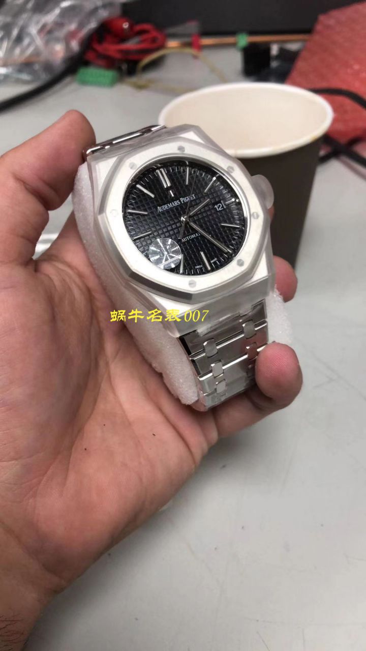 【视频测评JF Factory 1:1高仿手表】Audemars Piguet 皇家橡树系列15400ST.OO.1220ST.03《黑盘》 wrist watch   / AP023