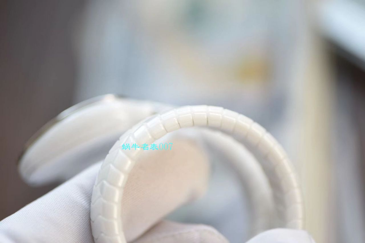【BV Factory BVLGARI复刻蛇形女表】 BVLGARI SERPENTI系列102734，102613 SPC35WGDWCGD1.1T白色黑色 Composite  wrist watch  / BG029