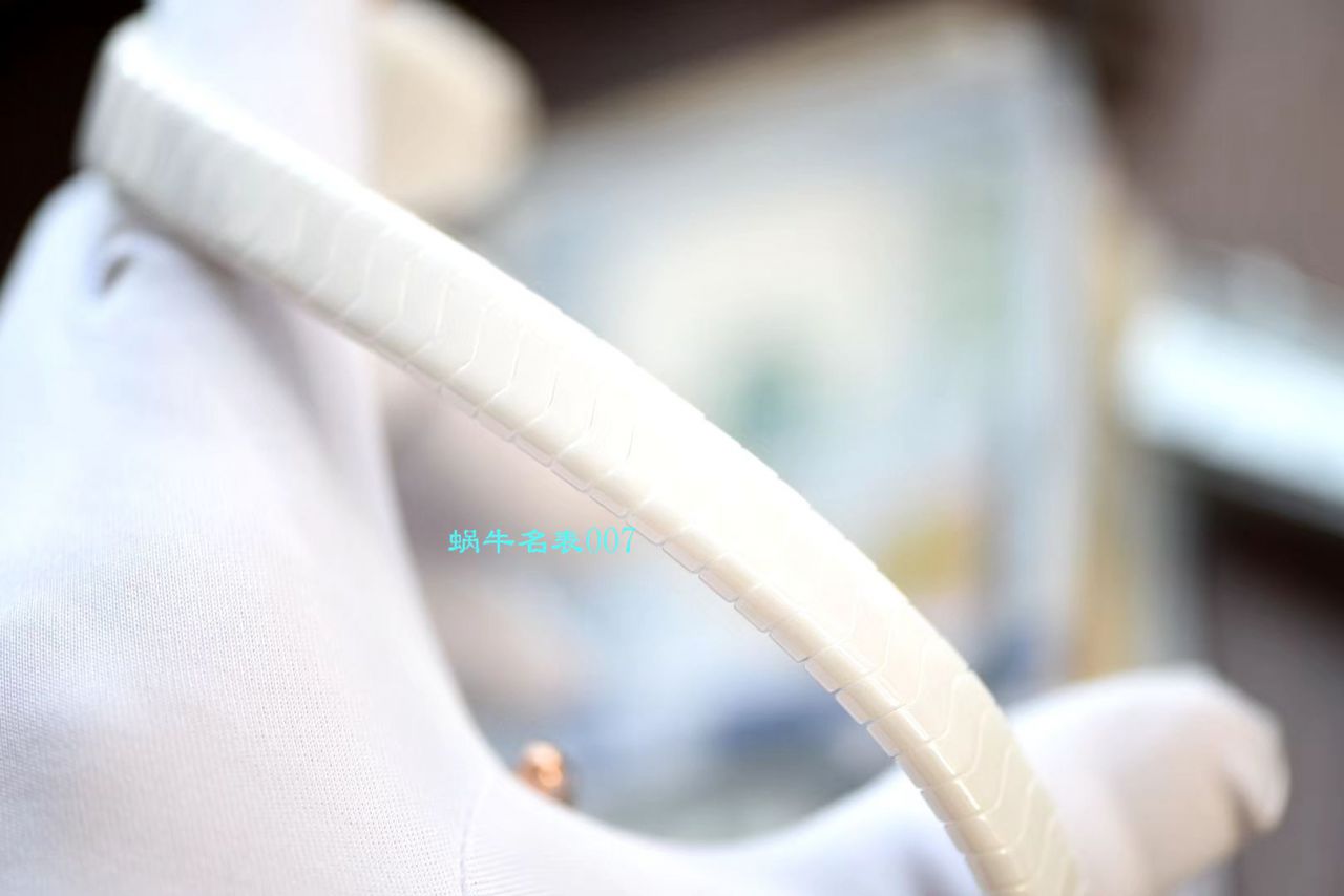 【BV Factory BVLGARI复刻蛇形女表】 BVLGARI SERPENTI系列102734，102613 SPC35WGDWCGD1.1T白色黑色 Composite  wrist watch  / BG029