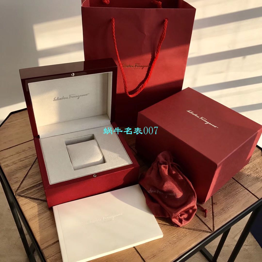 【渠道原单】菲拉格慕Ferragamo F-80系列碳素纤维男士 wrist watch  / FEL011