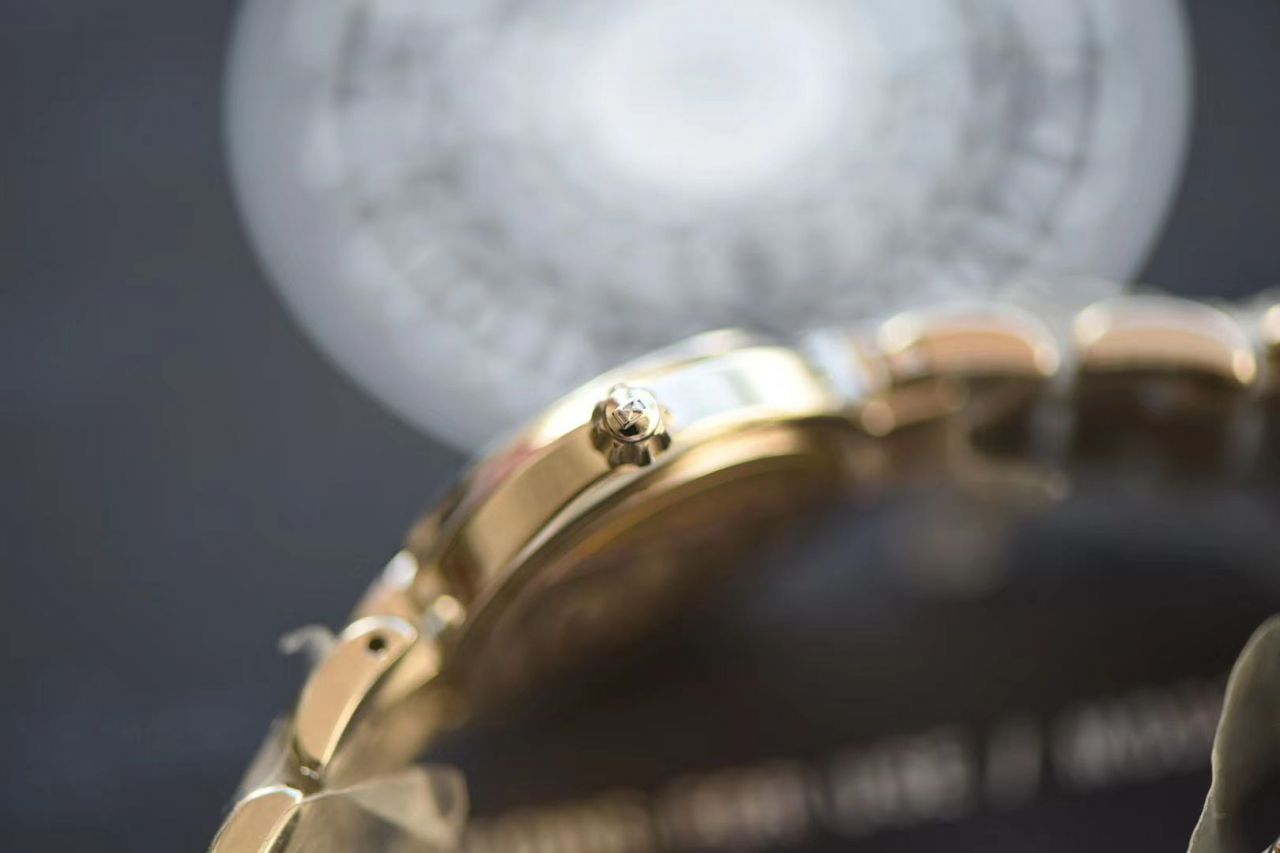 【渠道原单女表】 Longines 优雅 PRIMALUNA心月系列L8.110.4.71.6 wrist watch  / L122