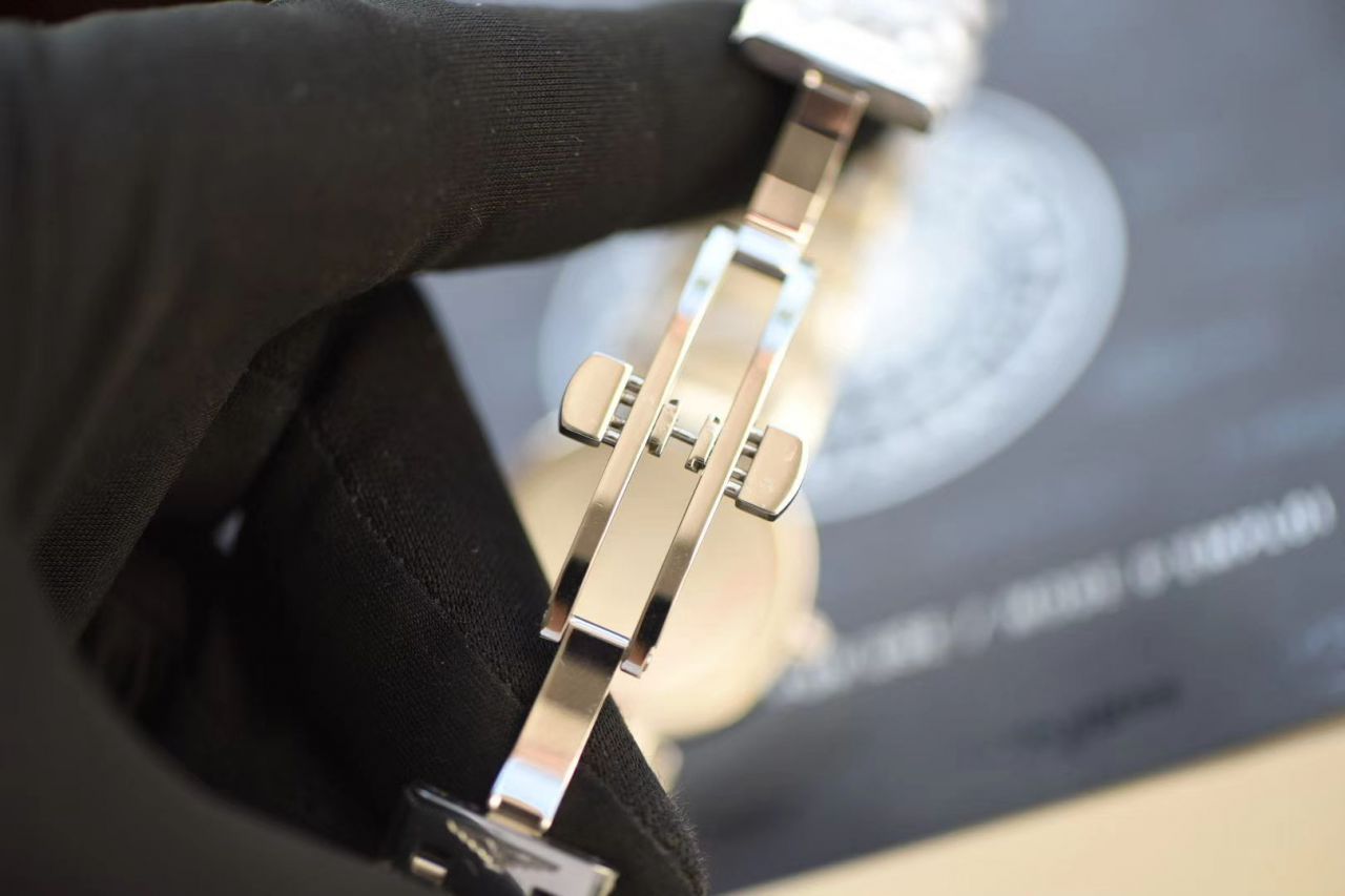 【渠道原单女表】 Longines 优雅 PRIMALUNA心月系列L8.110.4.71.6 wrist watch  / L122