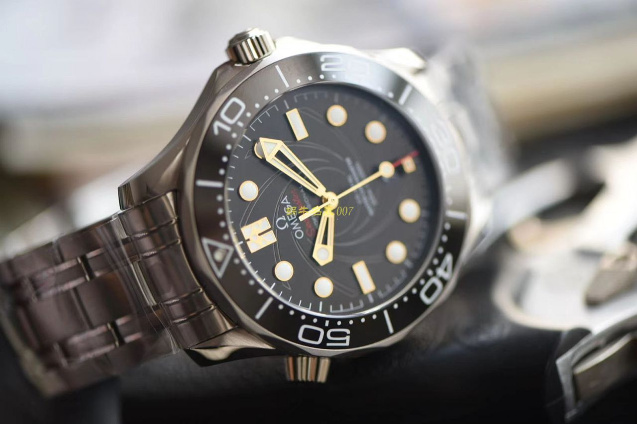 【VS Factory 最新詹姆斯邦德007限量版《女王密使》钢带款】OMEGA Seamaster 系列210.22.42.20.01.004 wrist watch  / M637