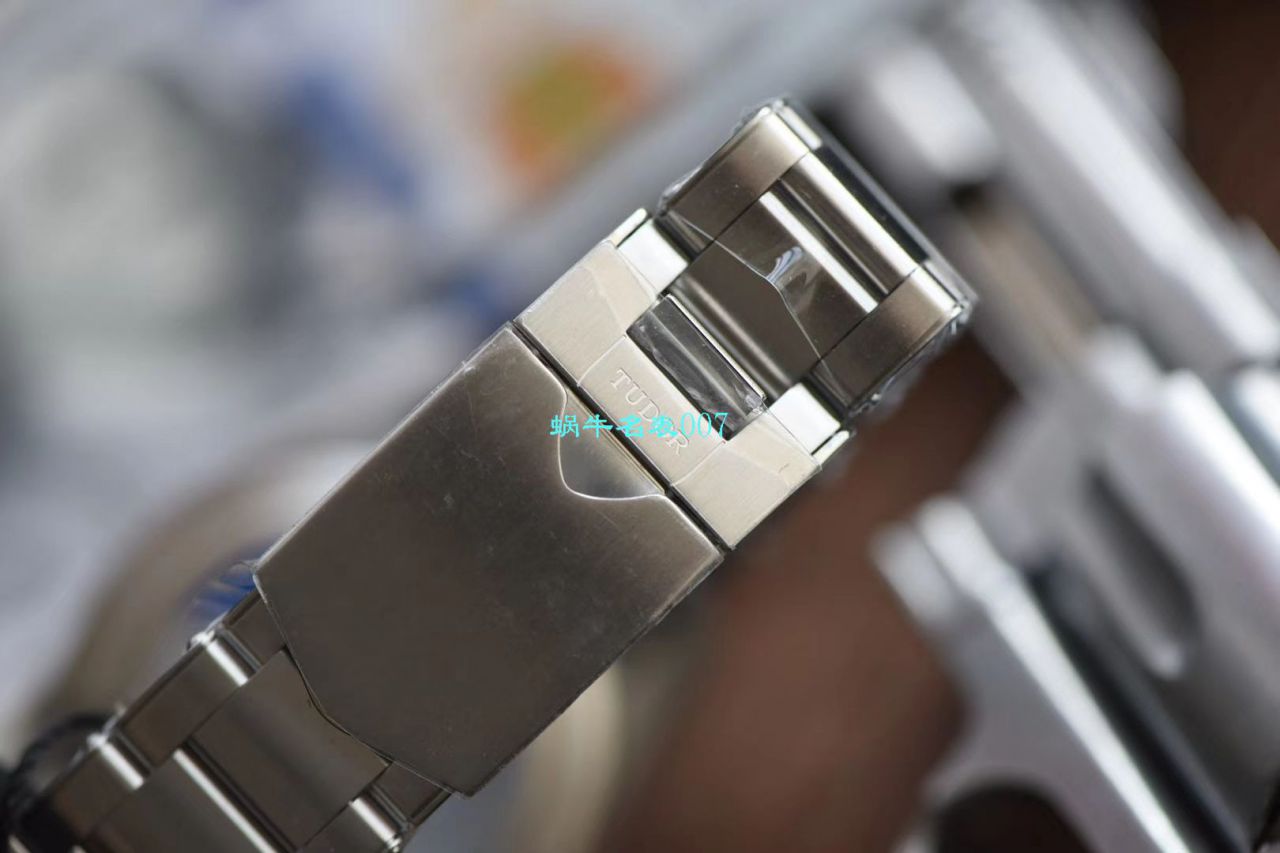 【zf Factory 的 Tudor 怎么样，什么 Factory  Best 】 Tudor 碧湾 GMT MASTER “红蓝”复刻高仿M79830RB-0001 wrist watch  / DT067