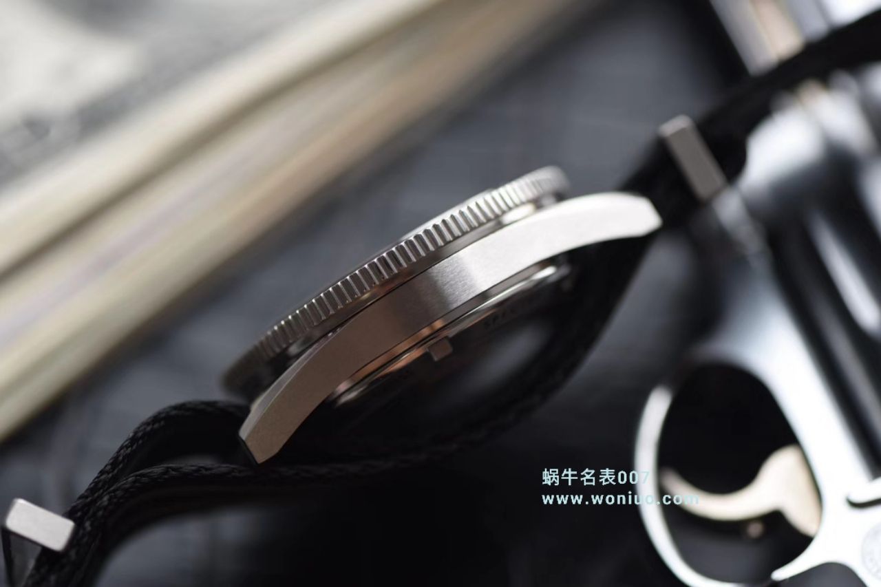  Video analysis VS Factory  top 复刻OMEGAOMEGA  Seamaster 300米233.32.41.21.01.001幽灵党 007限量版 wrist watch  / M011VS